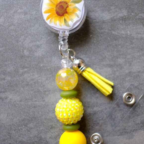 Fun Trending Beaded Badge Reels, Handmade, retractable, clip, holder - Picture 3 of 3